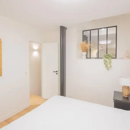 Part Of Saint-germain-des Pres / 3 Bedrooms Appartamento Parigi