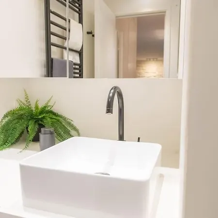 Part Of Saint-germain-des Pres / 3 Bedrooms Appartamento *