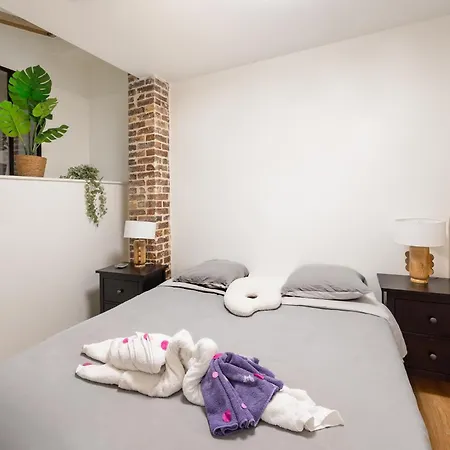 Part Of Saint-germain-des Pres / 3 Bedrooms Appartamento